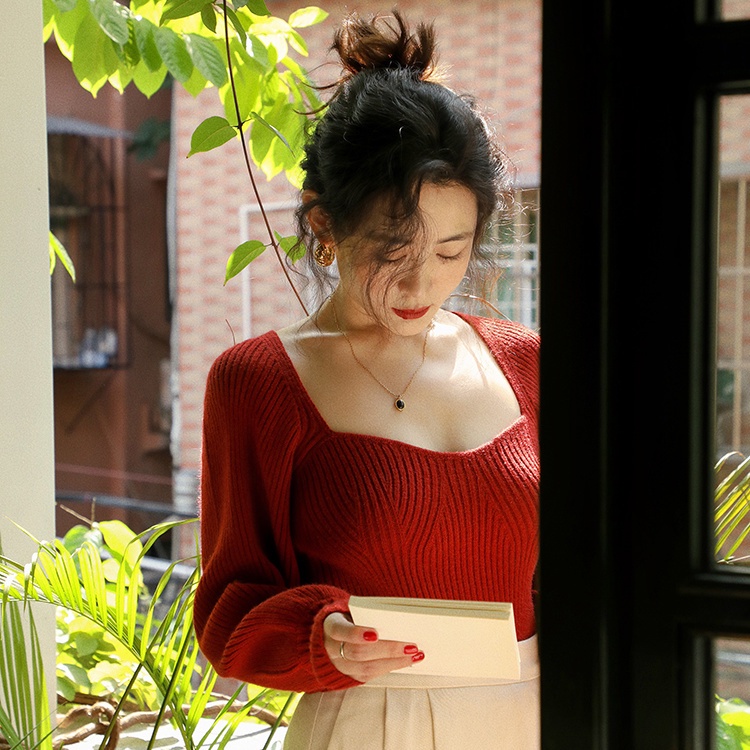 Red MICAILIN retro square collar sweater sweater wanita musim gugur dan musim dingin baru slim fit dan tipis top pendek rasa desain