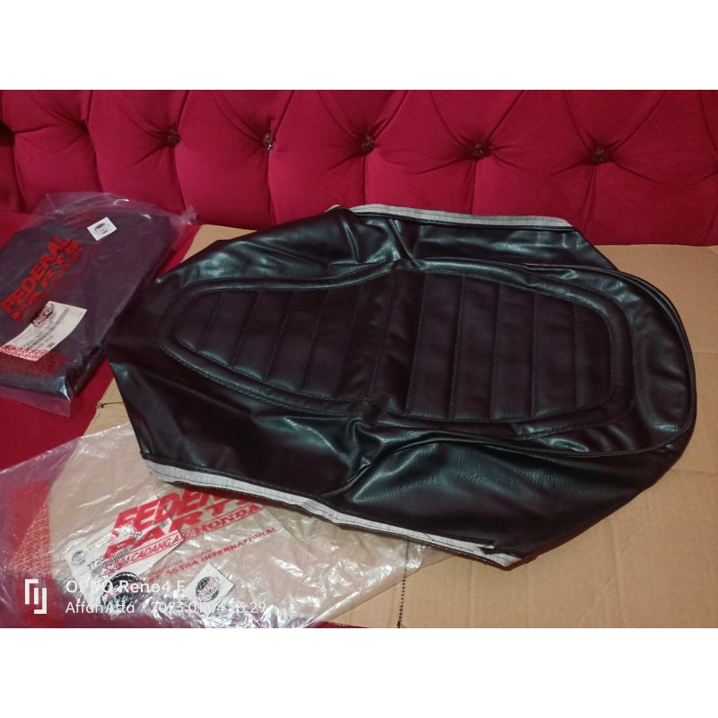 SARUNG JOK CB K5 CG 110 CG 125 KRAKAP JOG SADEL HONDA CB 100 K5 CG110 CG125 NOS