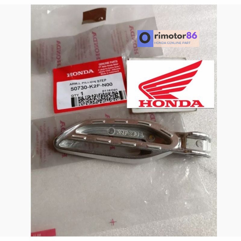 Step Belakang Kiri Honda Foot Step Belakang Sebelah Kiri Scoopy Step Kiri Scoopy 2021 Original AHM