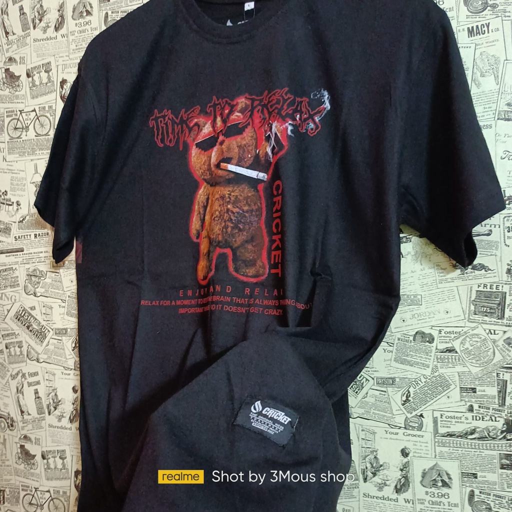 Baju Pria Wanita Distro / Kaos Cricket Original Free Sticker / Cricket Beddy Bear Smoking Relax