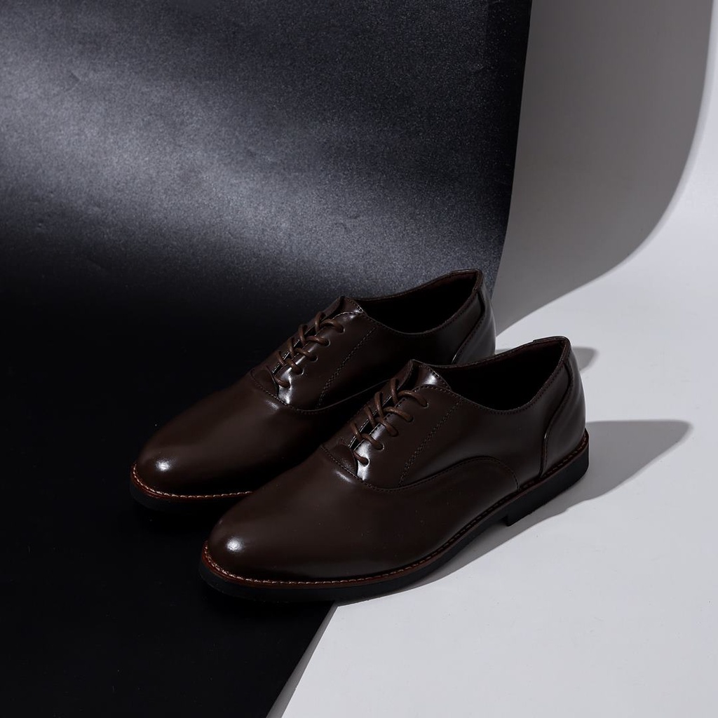 DEMBBLE TAN ORIGINAL x LVNATICA Sepatu Formal Tali Pria Pantofel Kerja Kantor Dinas Kantoran Pesta Undangan Wedding Kondangan Nikah Kuliah Modern Casual Derby Oxford Semi Kulit Premium Footwear Big Size Jumbo Ukuran Besar 44 Keren Terbaru Kekinian Branded