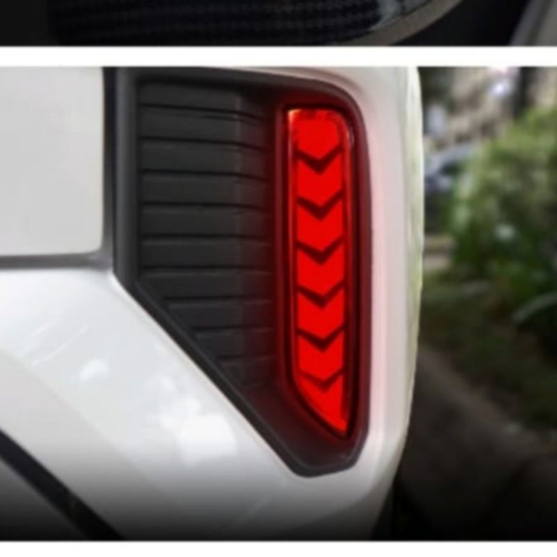 lampu reflektor belakang Mitsubishi new xpander / xpander cross 2019 sampai 2023 2020 2021 2022 mata kucing nyala merah