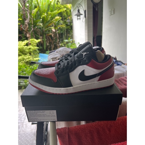 Air Jordan 1 Low Bred Toe