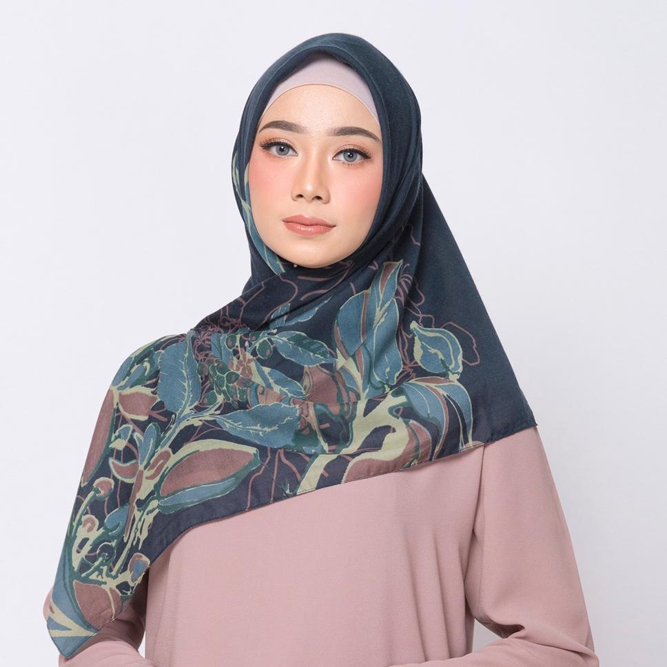 Tren Terbaru ZM Zaskia Mecca - Adonara Navy Scarf Kerudung Segi Empat