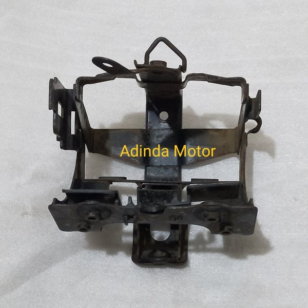 Box Aki Dudukan Wadah Aki Vario 110 Techno Cbs Original Dudukan Tameng Depan Vario 110 Techno Cbs Te