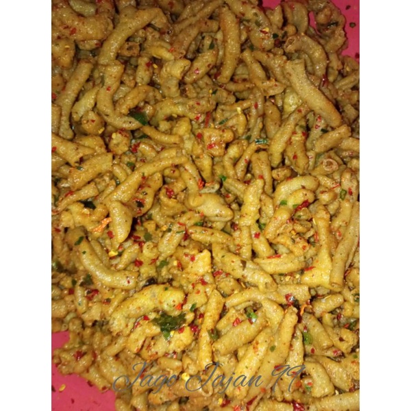 

USUS CRISPY PEDAS DAUN JERUK 1KG