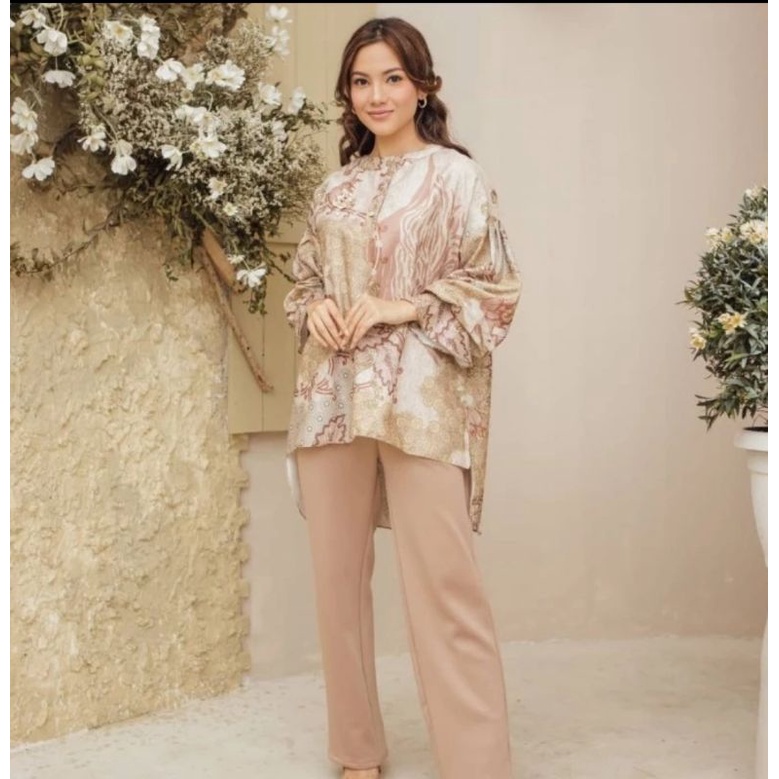 Kala Blouse Ginger - Wearing Klamby XL-XXL