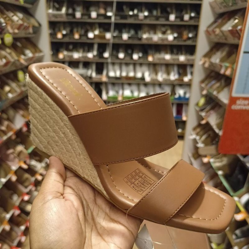 WEDGES PAYLESS BY FIONI - ANIKA COGNAC 196334