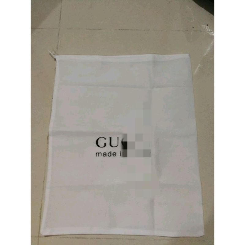 Dustbag berlogo sarung tas sablon dust bag sablon dust bag sablon dustbag merek dustbag logo sarung tas bermerek chan gucc ck loui diar herm burber