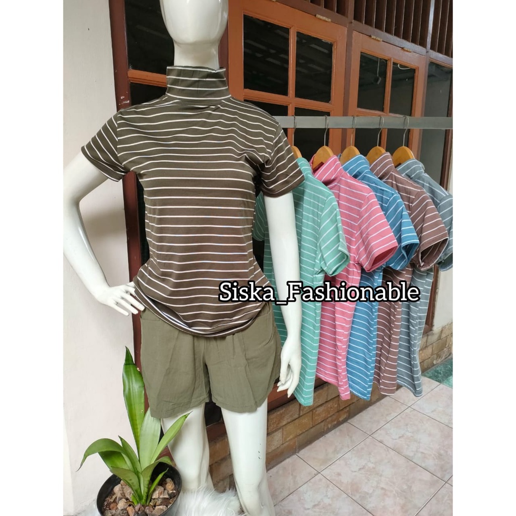 Kaos Striple Leher Tinggi Lengan Pendek