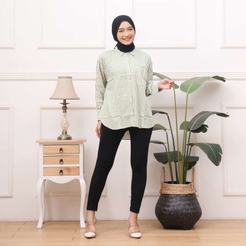 Kemeja wanita oversize rayon motif salur