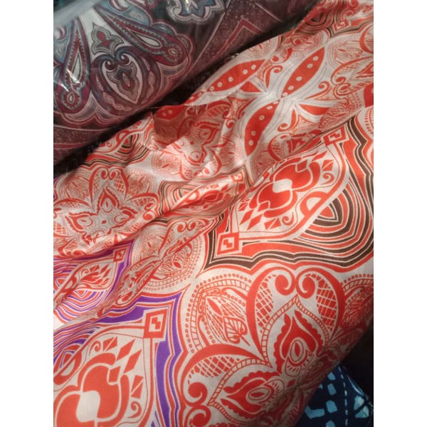 Kain saten armani - Kain armani silk- Kain saten Motif - Bahan saten  Meteran - Kain saten Motif - K