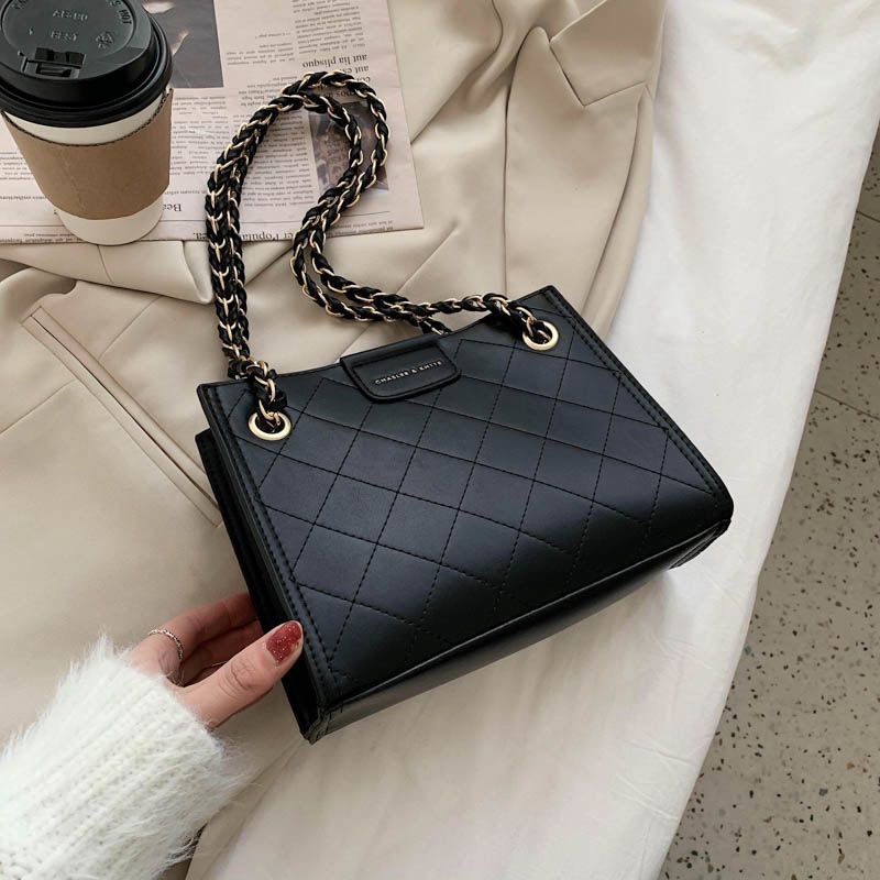 Red Tas wanita 2022 trendi baru musim gugur dan musim dingin desain khusus fashion all-match rantai belah ketupat berkapasitas besar tas Messenger satu bahu