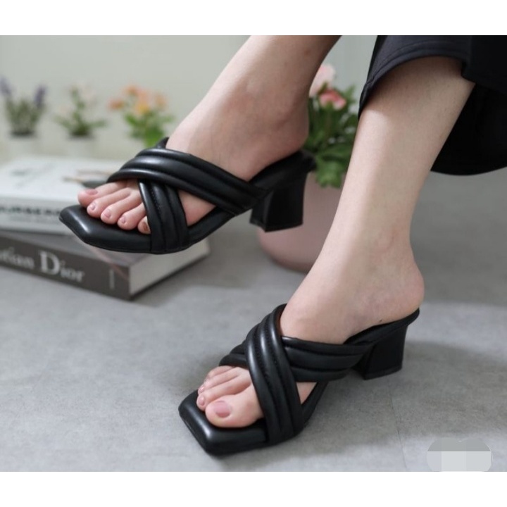 D69 SANDAL WANITA HAK TAHU