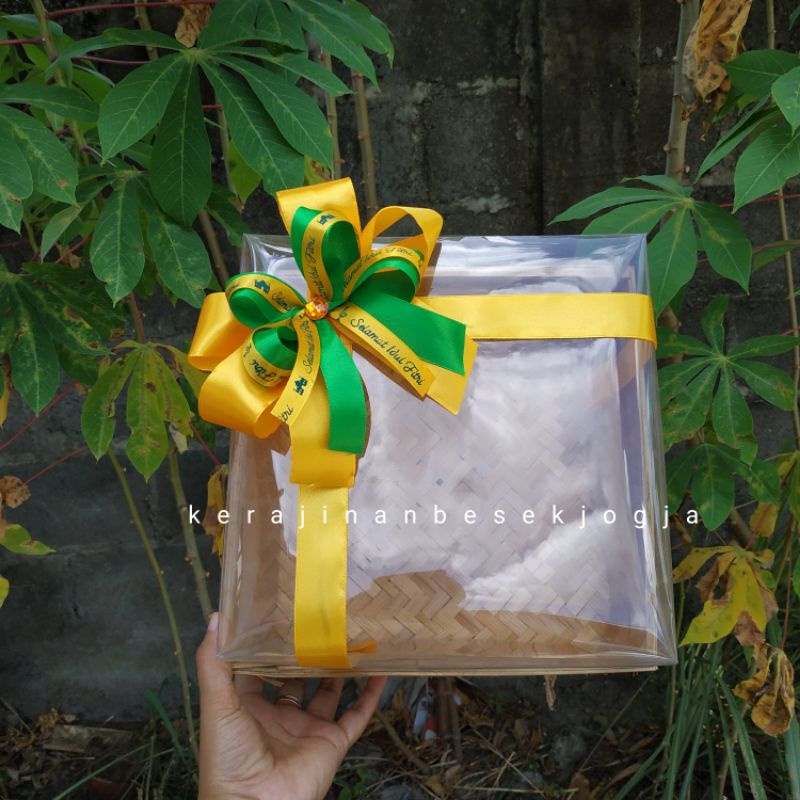 

HAMPERS LEBARAN | HANTARAN BESEK MIKA T 16CM + PITA LEBARAN | hampers lebaran bingkisan lebaran besek Jogja besek hantaran