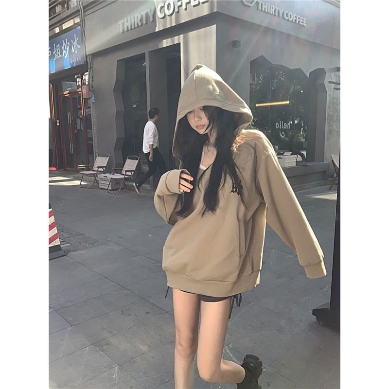 ❧┇✽[Pengiriman dalam waktu 48 jam] EASTERN DATANG American retro college style sweet and cool V-neck loose hooded sweater wanita musim gugur dan musim dingin atasan