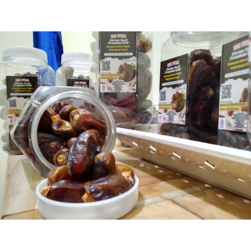 

Kurma Saad Premium Gold Edisi Spesial With Beautiful Toples and Free Pouch Travelel