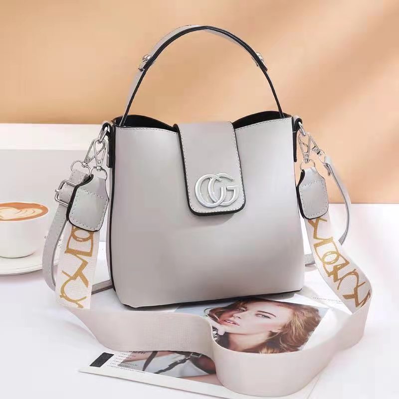 5674 tas selempang wanita import kekinian