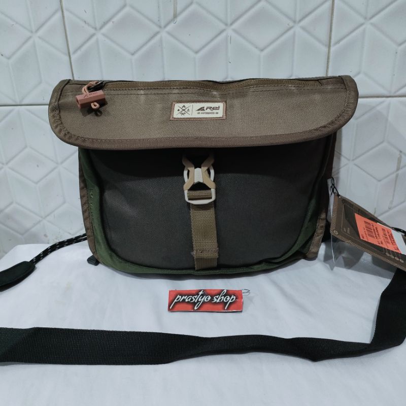 tas selempang rei Atlanta T20xP15xL8cm terbaru by rei