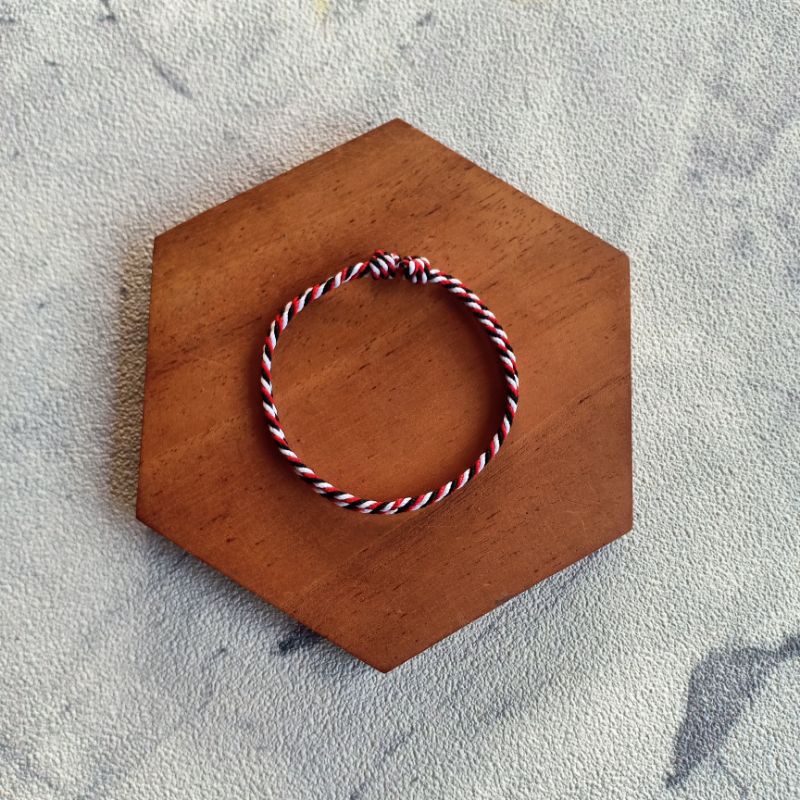 Dominan Warna Hitam Gelang Tali Tridatu Asli Bali Gelang Couple Pasangan Handmade Rajut Rapi Model S