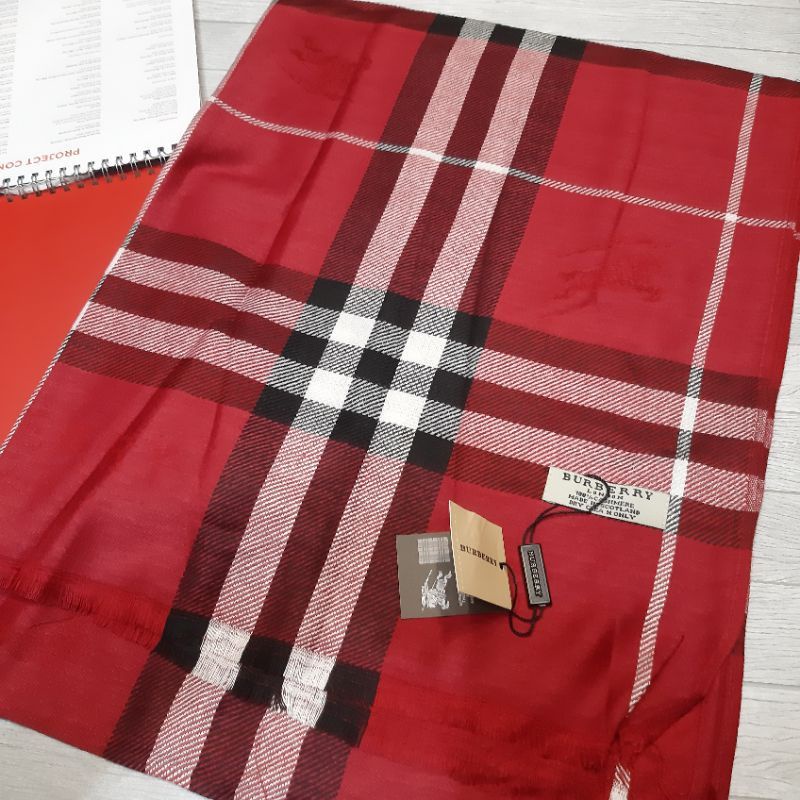 The Classic Check Cashmere Scarf Color red