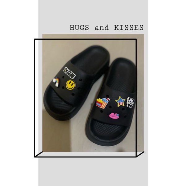 Sandal Crocs Fuji Wedges Motif Smile Accesories Import High Quality