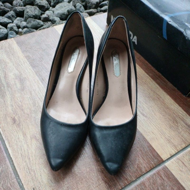 Preloved sepatu kerja kantor Les Femmes