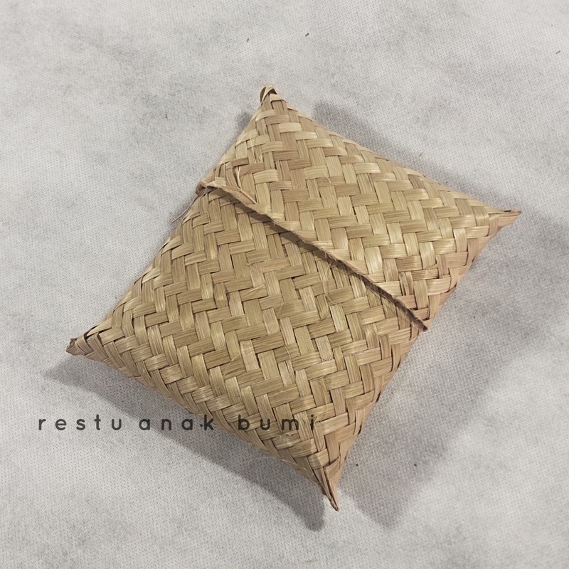 

(B150) Pouch Makeup Bambu 15x6 /Hadiah/Lamaran/Parcel Lebaran/Natal/Acara/Catering/Souvenir/Wadah Serbaguna/Basket/Craft/Fruit Box/Sembako/Teh/Gula/Beras/Telur/Seserahan/Kado/Gift/Hampers/Hantaran/Makanan/Minuman/Keranjang Buah