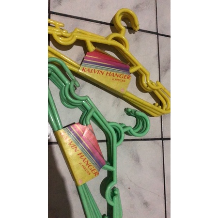 Kastok gantungan baju plastik isi 6 tebal