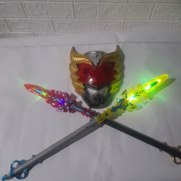 MAINAN TOPENG + TOMBAK KAMEN RIDER / TOMBAK BIMA NYALA SUARA