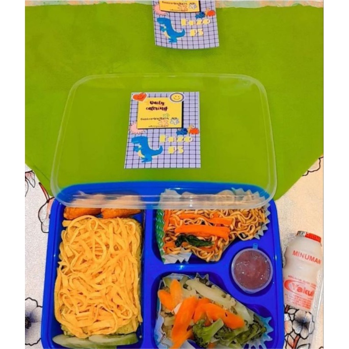 

Daily catering (bisa dadakan) udh include tas spunbond sendok garpu sticker