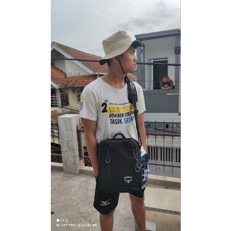 Tas Selempang Pria / Tas Pinggang / Tas Waistbag