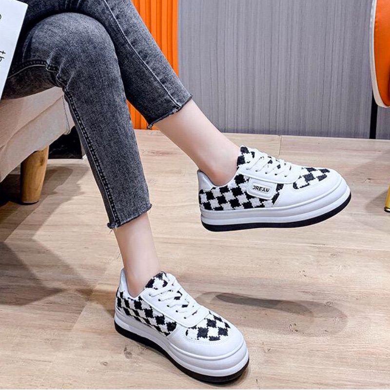 Sepatu Sneaker Wanita Import Pola Sneakers 23834