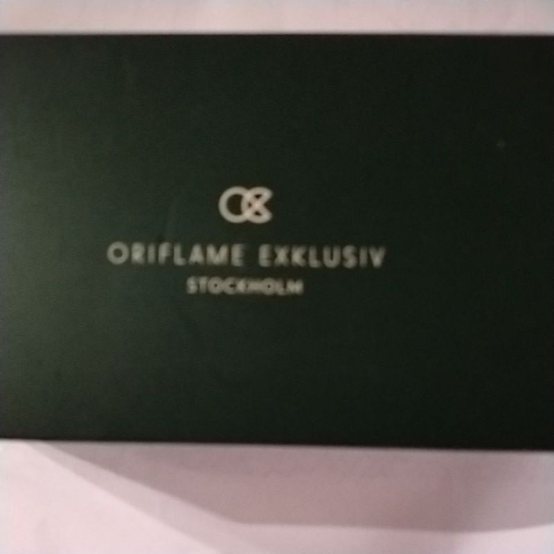 kacamata Oriflame warna hitam stockholm