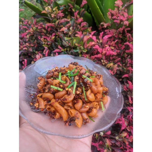 

makaroni pedas daun jeruk, kemasan