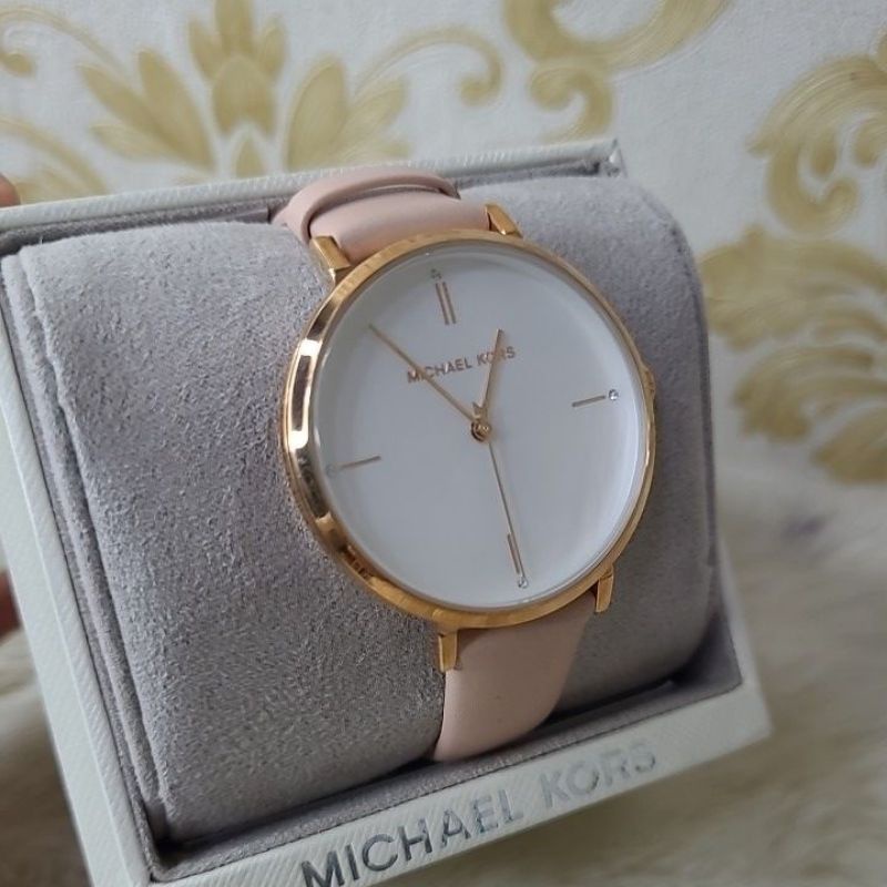MK7102 Woman Watch