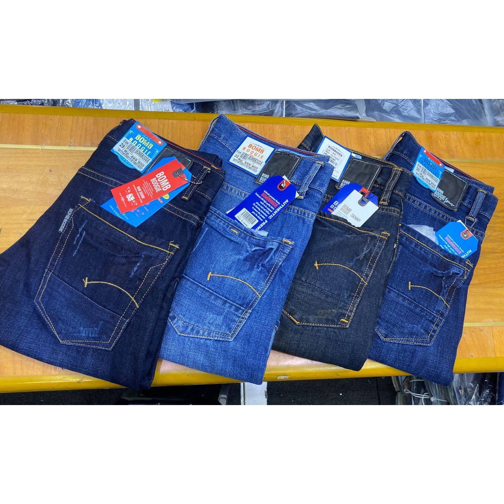 Celana Jeans panajnag pria/ Celana Panjang distro /Celana Panjang Pria terbaru /  bisa bayar di tempat