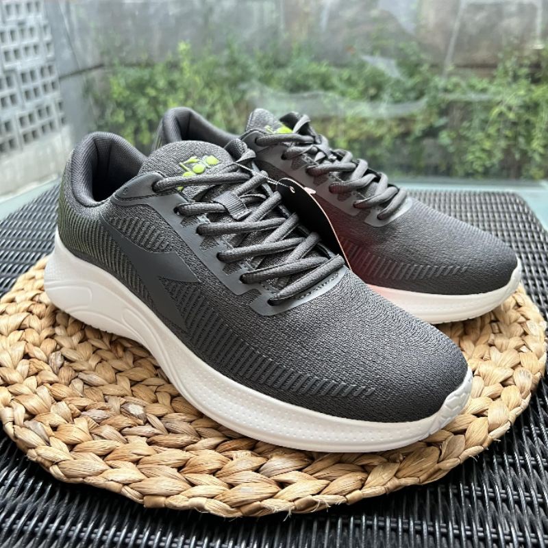 Sepatu Men PYB
