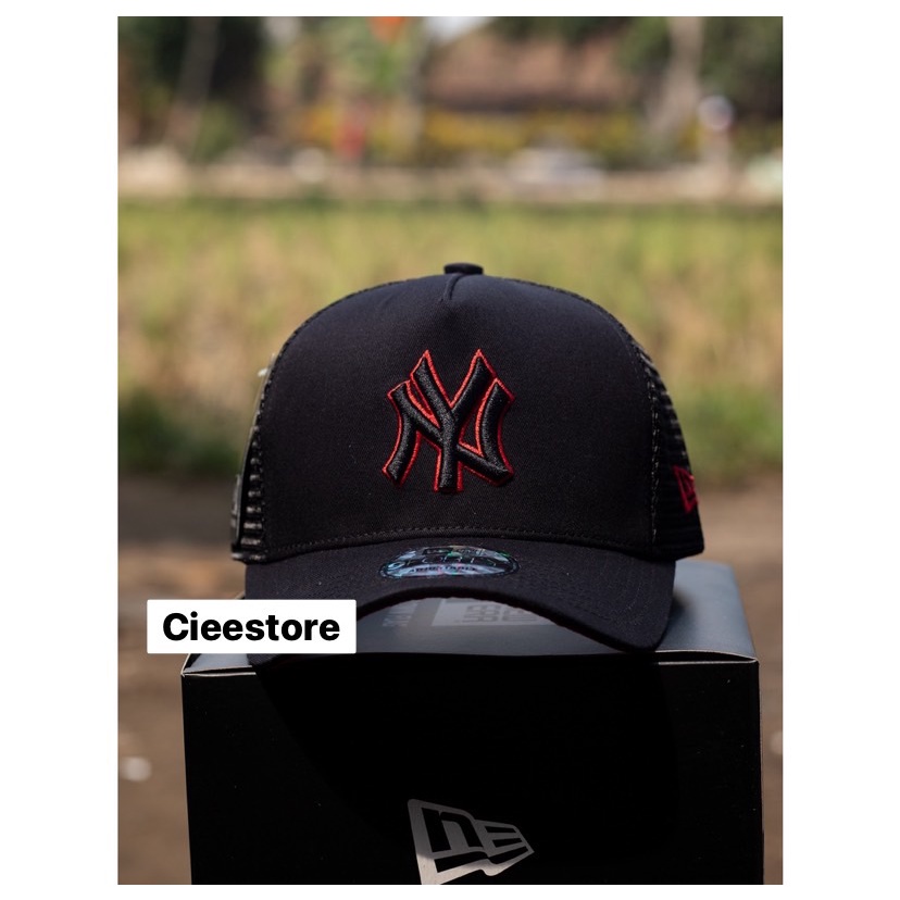 TOPI BASEBALL MLB NY TRUCKER WHIRE LIST RED ORIGINAL BLACK CAP
