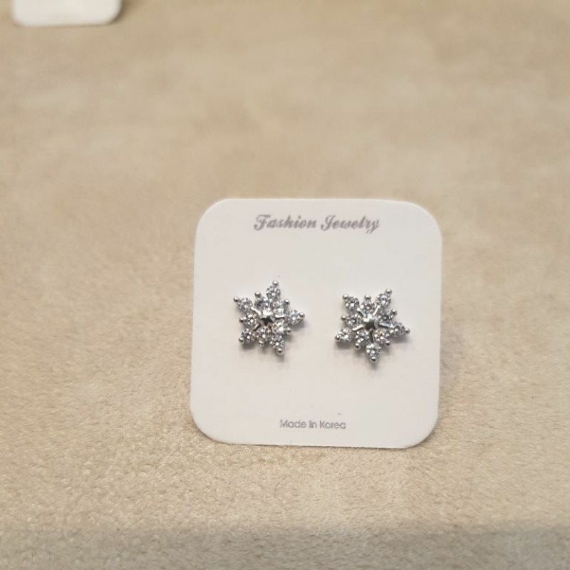 Anting model tusuk mata sirkon bersinar lapisan emas/ gold