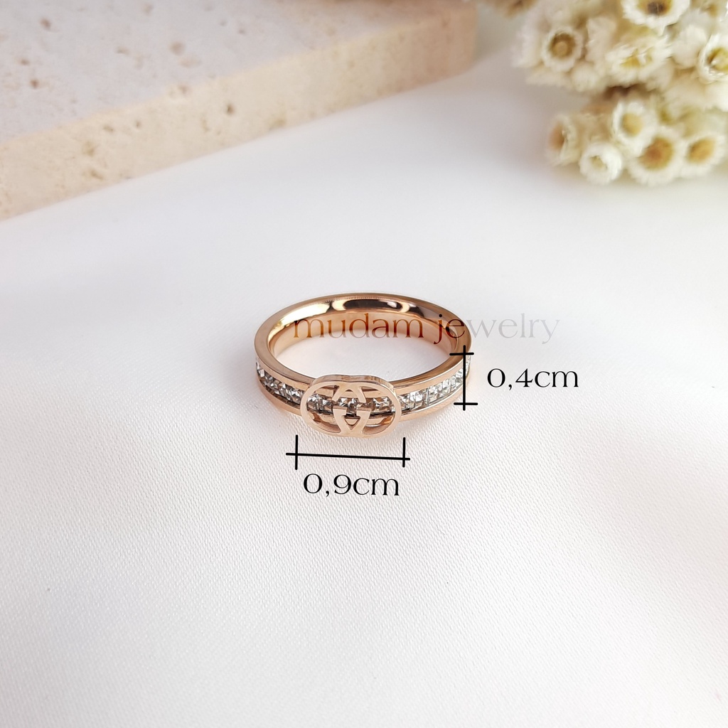 Cincin Titanium Model Gc Dengan Diamonds Artifisial Full Kelilinng Warna Rose Gold, Gold dan Silver