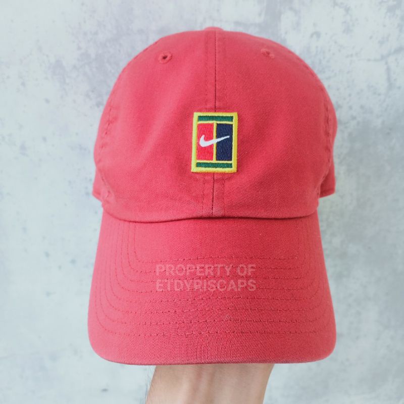 Topi Nike Court