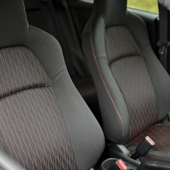 Kain jok mobil original Honda Brio RS 2016 2017 merah hitam