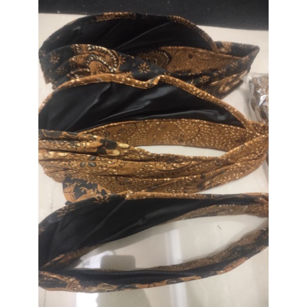 UDENG BALI MOTIF BATIK TULIS LAWASAN SOLO