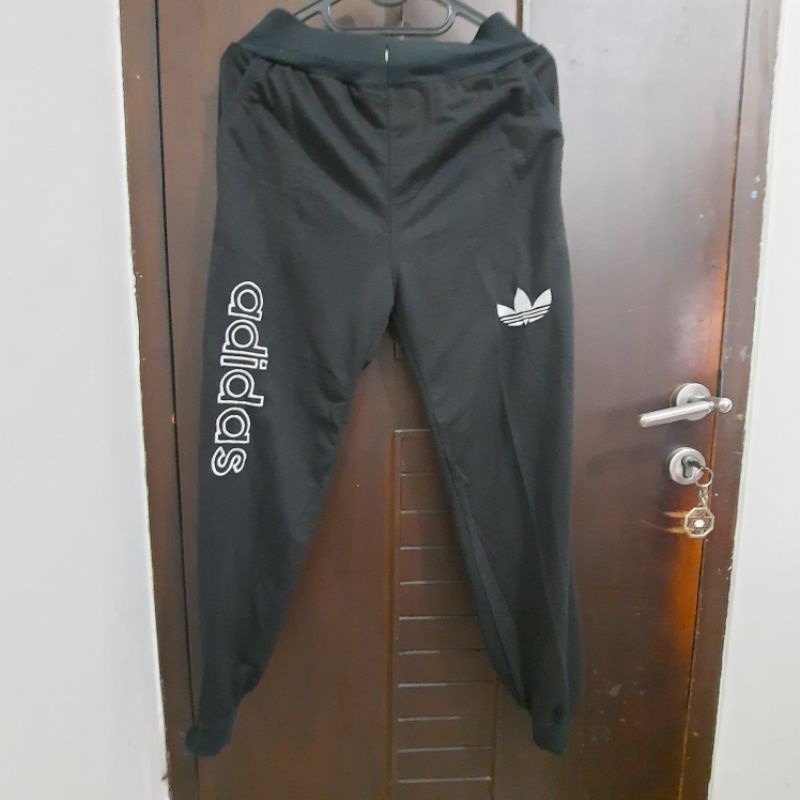 [PRELOVED] BLACK ADIDAS SWEATPANTS