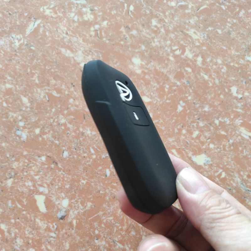 sarung silikon karet kunci remote mobil daihatsu rocky / xenia 2022 2023 hitam