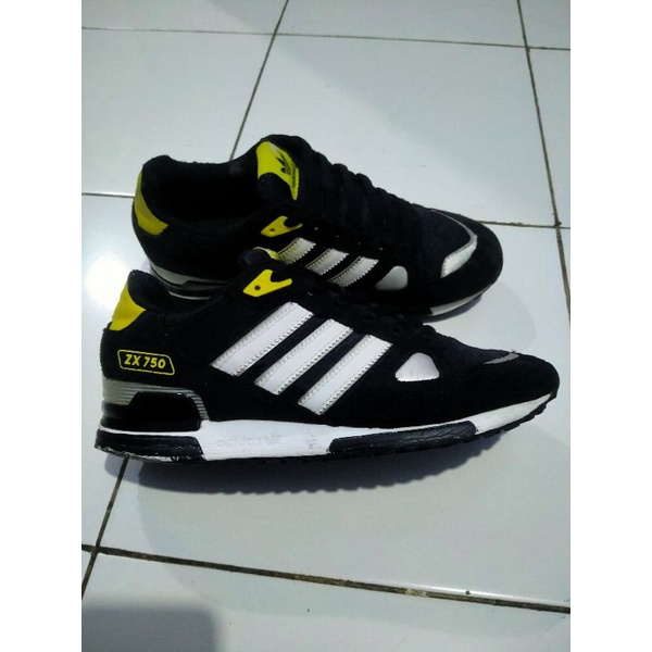Sepatu adidas zx 750 ori