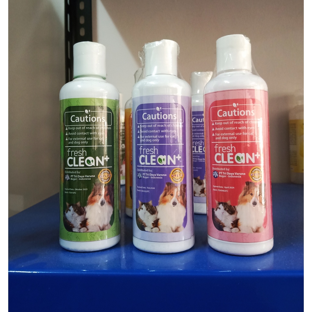 Clean Plus 250 ml Perawatan Kucing Grooming