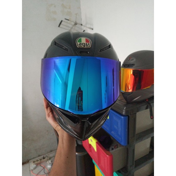 Helm AGV pista (ala-ala)