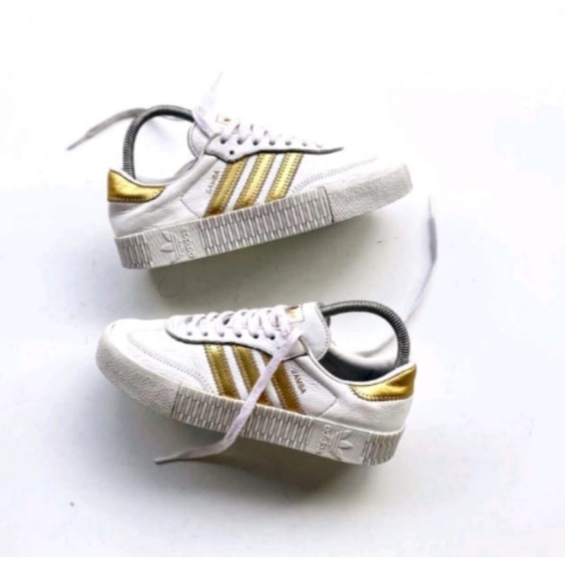 sepatu Adidas sambarose